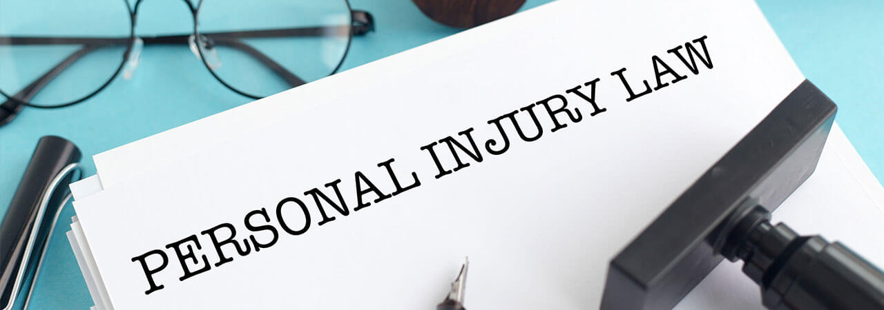 Best personal injury lawyer Toronto — Accident Law Group explaining accident benefits to a client